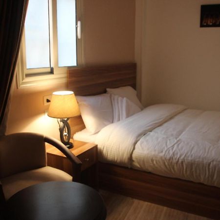 Farida Pyramids Boutique Hotel Kafret el-Gabal Kültér fotó