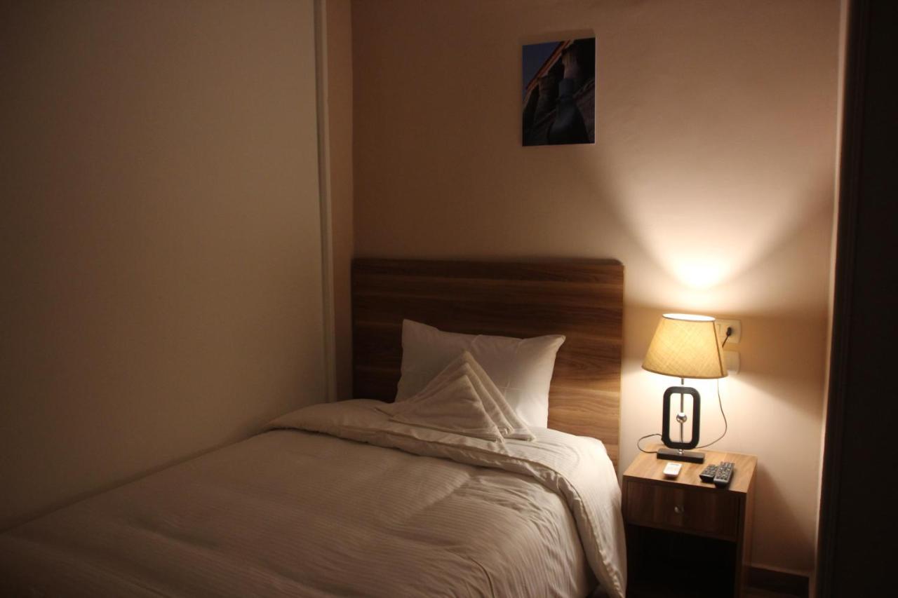 Farida Pyramids Boutique Hotel Kafret el-Gabal Kültér fotó