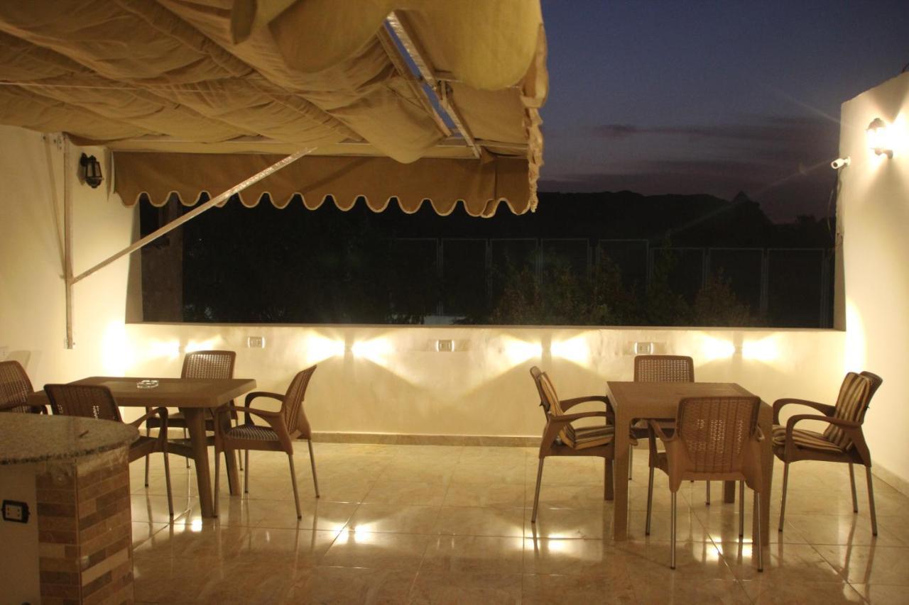 Farida Pyramids Boutique Hotel Kafret el-Gabal Kültér fotó